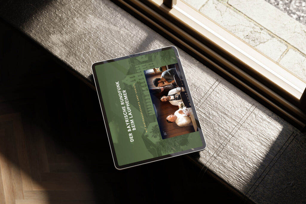 Tablet mit Website des Laupheimer Brauereigasthofs mit Beitrag des Bayerischen Rundfunks